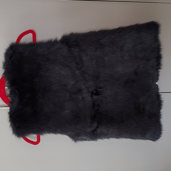 NWT Express black furry vest - Picture 2 of 7